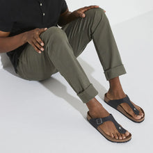 Load image into Gallery viewer, BIRKENSTOCK - GIZEH 845251 - BLACK OILED LEATHER