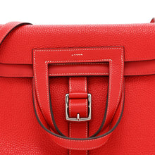 Load image into Gallery viewer, Taurillon Clemence Halzan 31 GM Rouge Casaque Vermillion