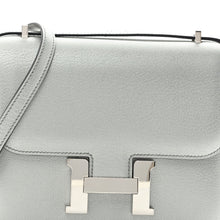 Load image into Gallery viewer, Metallic Chevre Chamkilight Constance 18 Argent