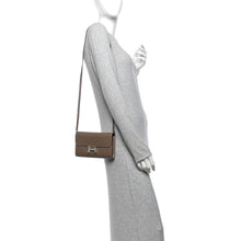 Load image into Gallery viewer, Evercolor Constance Wallet To Go Etoupe