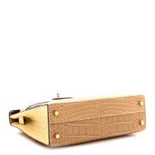 Load image into Gallery viewer, Matte Alligator Horseshoe Mini Kelly Sellier 20 Kraft Vanille
