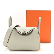 Load image into Gallery viewer, Taurillon Clemence Mini Lindy 20 Gris Neve