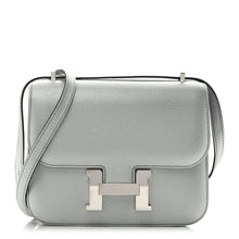 Load image into Gallery viewer, Metallic Chevre Chamkilight Constance 18 Argent