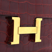 Load image into Gallery viewer, Shiny Alligator Constance Long Wallet Rouge Vif