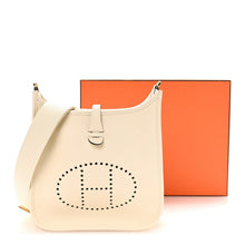 Load image into Gallery viewer, Taurillon Clemence Evelyne 23 Poche III Cream