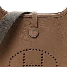 Load image into Gallery viewer, Taurillon Clemence Amazone Evelyne TPM Beige De Weimar Gris Etain