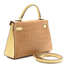 Load image into Gallery viewer, Matte Alligator Horseshoe Mini Kelly Sellier 20 Kraft Vanille