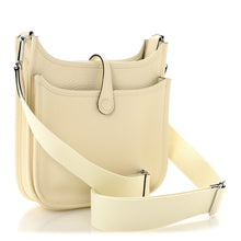 Load image into Gallery viewer, Taurillon Clemence Evelyne 23 Poche III Cream
