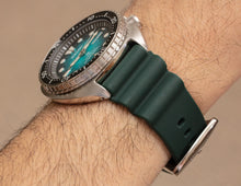 Load image into Gallery viewer, Seiko US Special Edition Automatic Green Dial Silver Steel Strap Watch for Men - SRPH57