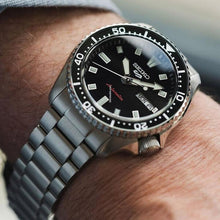 Load image into Gallery viewer, Seiko 5 Sports SKX Automatic Black Dial Silver Steel Strap Watch for Men - SRPL85K1