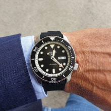 Load image into Gallery viewer, Seiko 5 Sports SKX Automatic Black Dial Black Silicone Strap Watch for Men - SRPD73K2