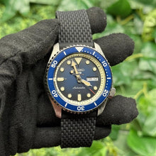 Load image into Gallery viewer, Seiko 5 Sports SKX Automatic Blue Dial Blue Silicone Strap Watch for Men - SRPD71K2