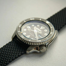 Load image into Gallery viewer, Seiko 5 Sports SKX Automatic Black Dial Black Silicone Strap Watch for Men - SRPD73K2