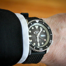 Load image into Gallery viewer, Seiko 5 Sports SKX Automatic Black Dial Black Silicone Strap Watch for Men - SRPD73K2