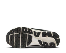 Load image into Gallery viewer, Nike Air Zoom Vomero 5 W