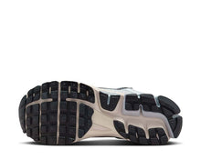 Load image into Gallery viewer, Nike Zoom Vomero 5 W